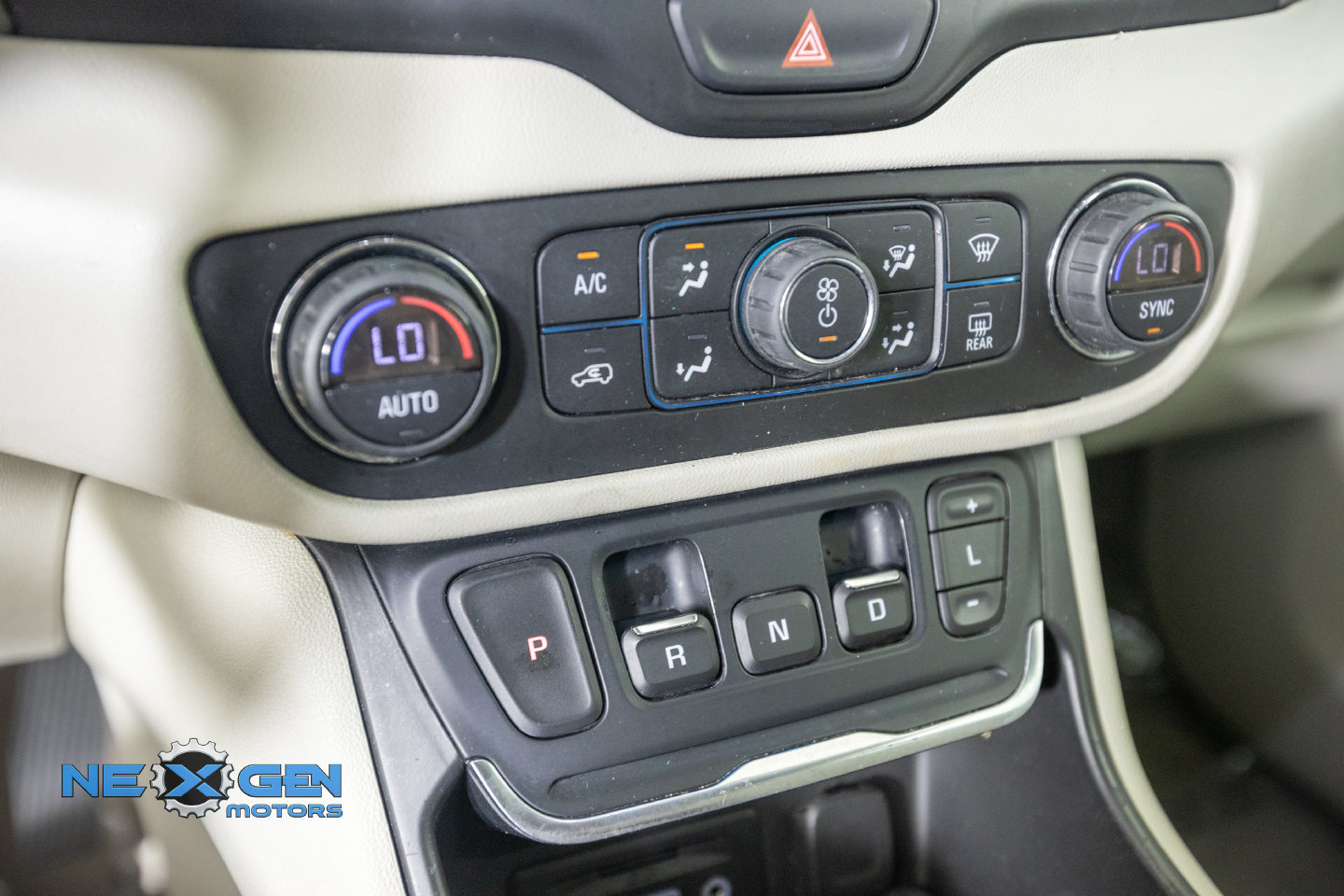 Used 2018 GMC Terrain Denali w/ Advanced Safety Package FWD image 23