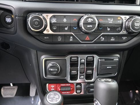 New 2026 Jeep Wrangler Unlimited Rubicon image 19