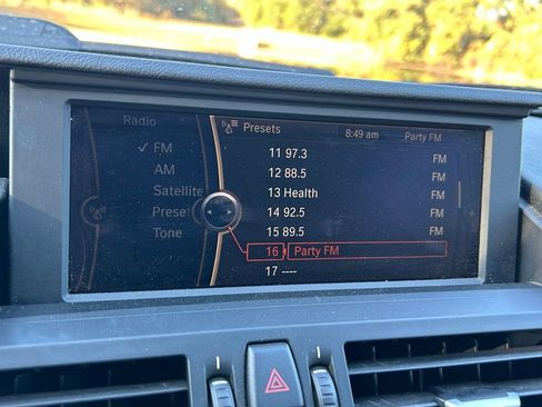 Used 2011 BMW Z4 sDrive35i image 24