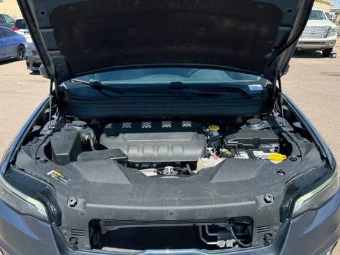 Used 2020 Jeep Cherokee Limited FWD image 20