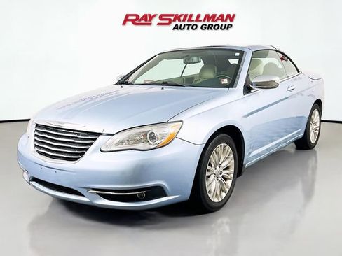Used 2013 Chrysler 200 Limited image 3