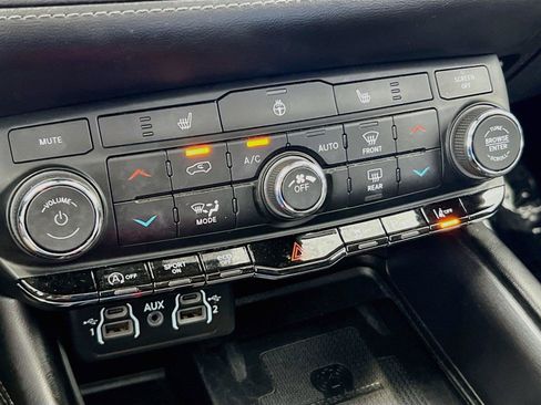 Used 2021 Dodge Durango Citadel w/ Technology Group AWD/4WD image 9