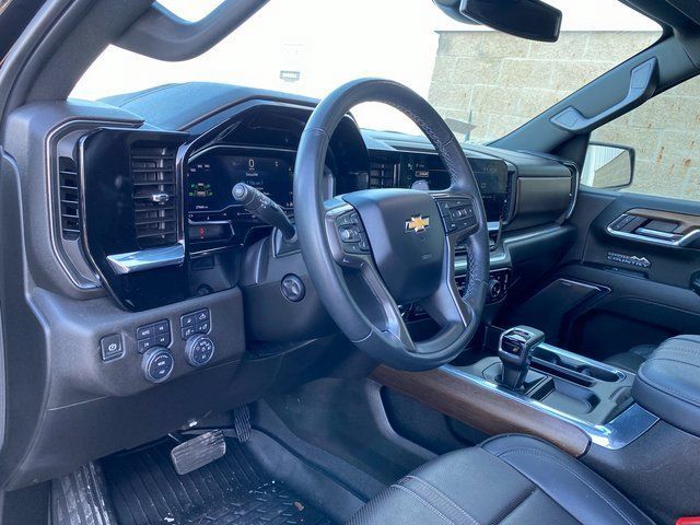 Used 2024 Chevrolet Silverado 1500 High Country AWD/4WD image 10