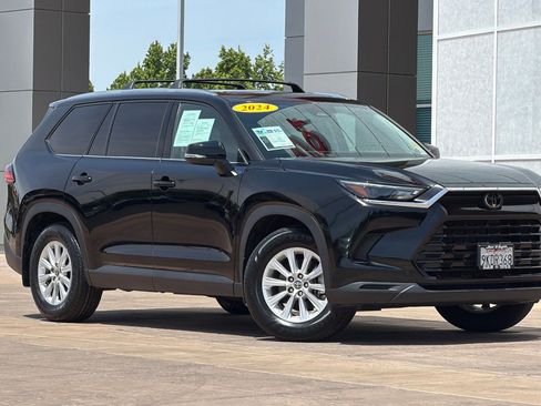 Used 2024 Toyota Grand Highlander AWD image 2