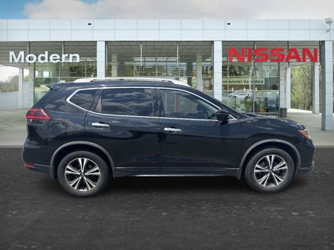 Used 2019 Nissan Rogue SV w/ Premium Package FWD image 6