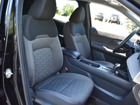 Used 2026 Nissan Kicks SV w/ SV Premium Package AWD/4WD image 28