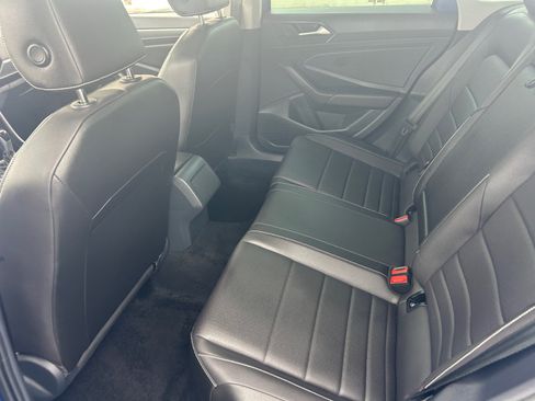 Used 2023 Volkswagen Jetta SE FWD image 17
