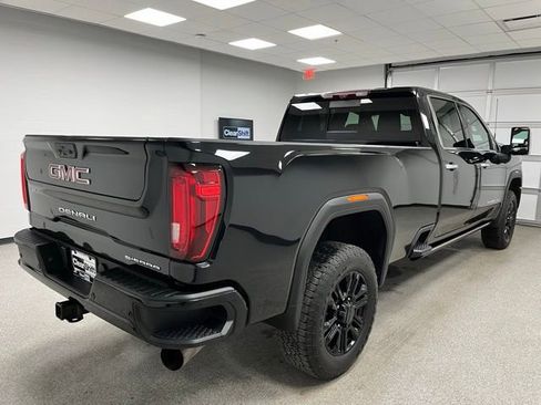 Used 2023 GMC Sierra 3500 Denali w/ Denali Black Diamond Edition AWD/4WD image 10