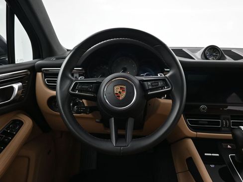 Used 2022 Porsche Macan S image 13