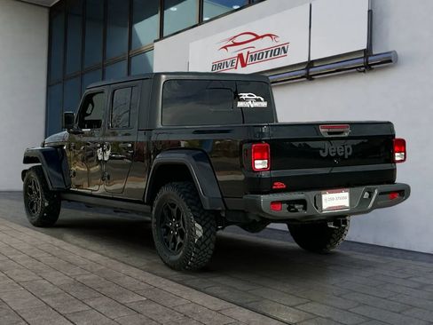 Used 2021 Jeep Gladiator Sport image 6