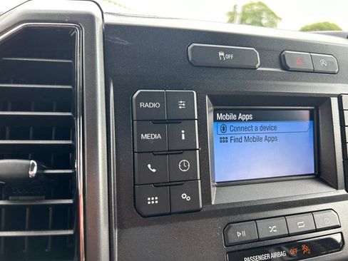 Used 2018 Ford F150 XLT w/ Equipment Group 301A Mid AWD/4WD image 17