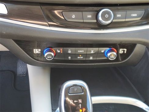 Used 2020 Buick Enclave Essence w/ Sound and Sites Package image 27