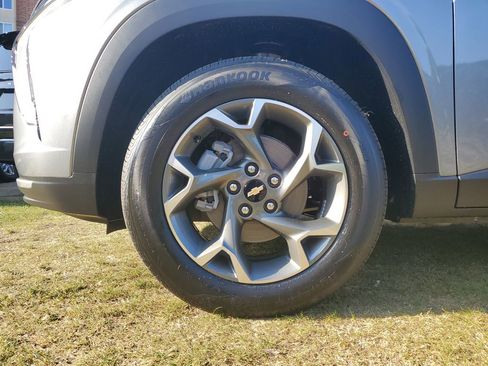 New 2026 Chevrolet Trax LT w/ Driver Confidence Package image 6