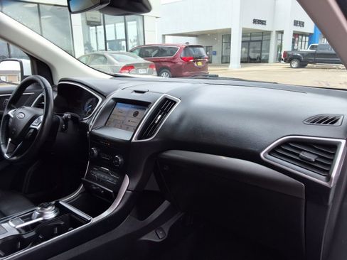 Used 2019 Ford Edge SEL w/ Equipment Group 201A FWD image 14
