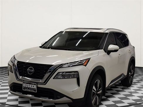 Used 2021 Nissan Rogue Platinum image 5