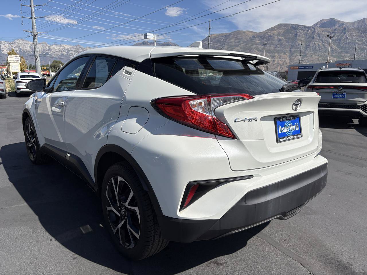 Used 2021 Toyota C-HR XLE FWD image 5