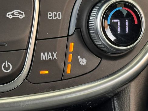 Used 2018 Chevrolet Volt Premier w/ Driver Confidence Package FWD image 7