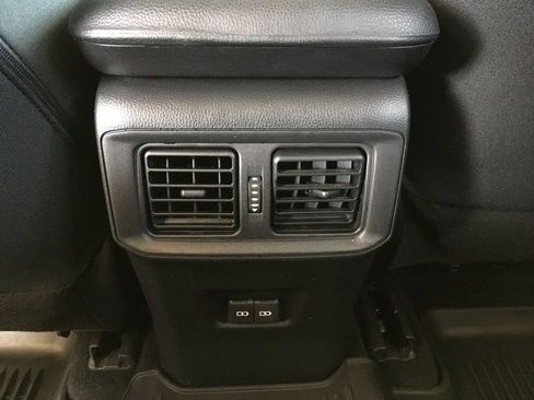 Used 2022 Toyota RAV4 SE w/ Convenience Package AWD/4WD image 27