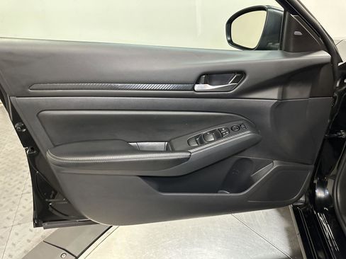 Used 2025 Nissan Altima 2.5 SV FWD image 20