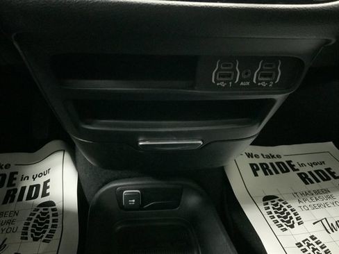 Used 2025 Chrysler Pacifica Select FWD image 47
