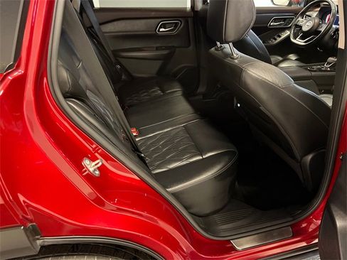 Used 2021 Nissan Rogue Platinum image 13