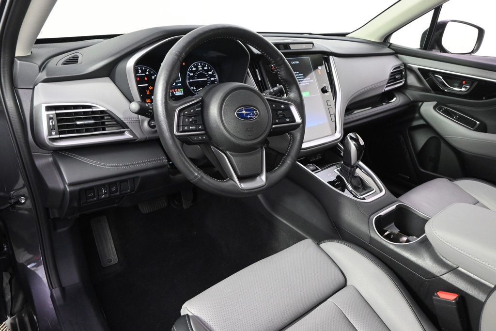 Used 2025 Subaru Outback Limited AWD/4WD image 12