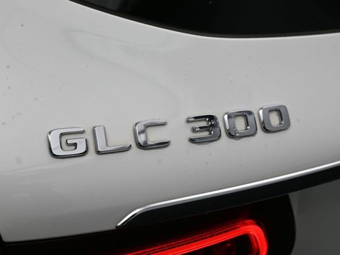 Used 2021 Mercedes-Benz GLC 300 image 8