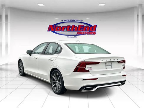Used 2022 Volvo S60 B5 Inscription image 5