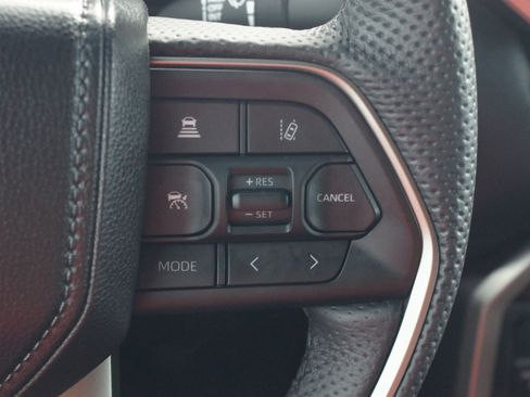 Used 2025 Toyota Tundra Limited AWD/4WD image 11
