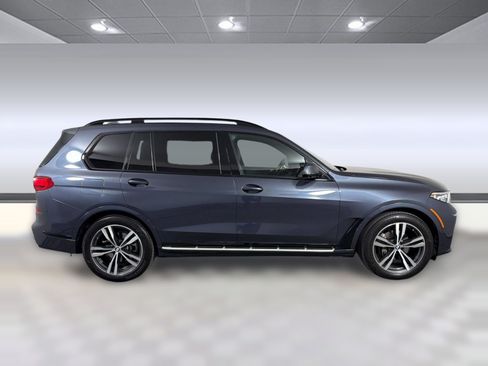 Used 2022 BMW X7 xDrive40i w/ M Sport Package AWD/4WD image 8