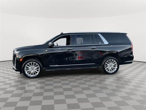 Used 2022 Cadillac Escalade ESV Premium Luxury image 5