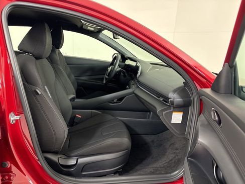 New 2025 Hyundai Elantra SEL FWD image 12