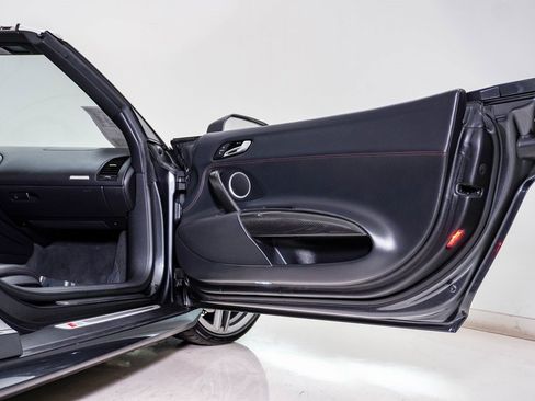 Used 2015 Audi R8 V10 w/ Full Leather Package image 20