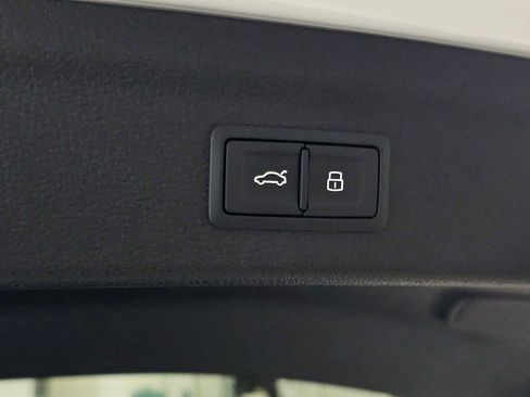 Used 2024 Audi Q3 2.0T Premium Plus image 17