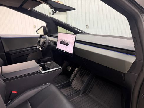 Used 2024 Tesla Cybertruck AWD Crew Cab image 14