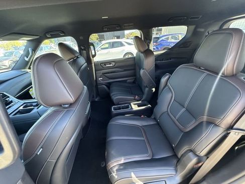 New 2026 Nissan Armada SL w/ Captain's Chari Seat Package AWD/4WD image 21
