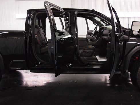 Used 2024 GMC Sierra 2500 AT4 w/ AT4 Preferred Package image 35