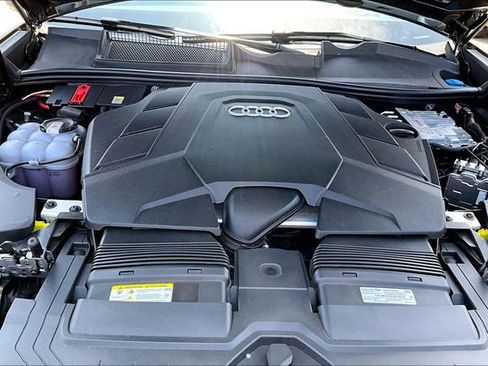 Used 2025 Audi Q8 Prestige w/ Prestige Package AWD/4WD image 9