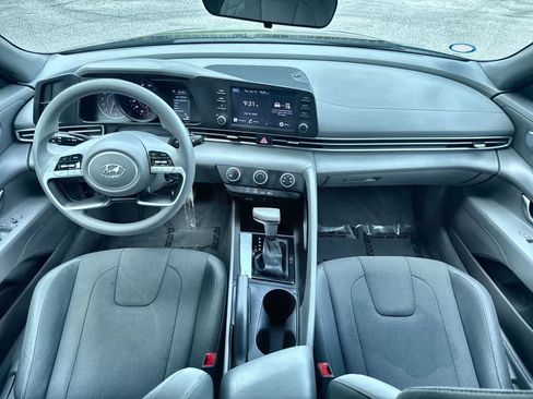 Used 2023 Hyundai Elantra SE FWD image 24
