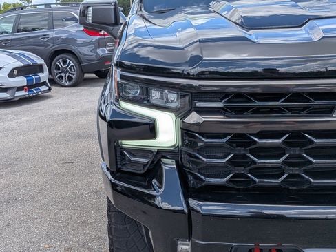 Used 2023 Chevrolet Silverado 1500 ZR2 w/ Technology Package AWD/4WD image 9