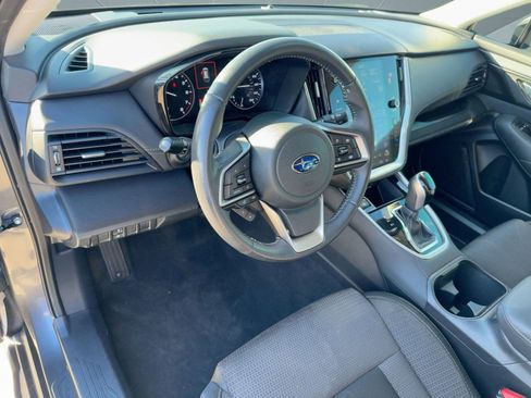 Used 2022 Subaru Outback Premium image 4