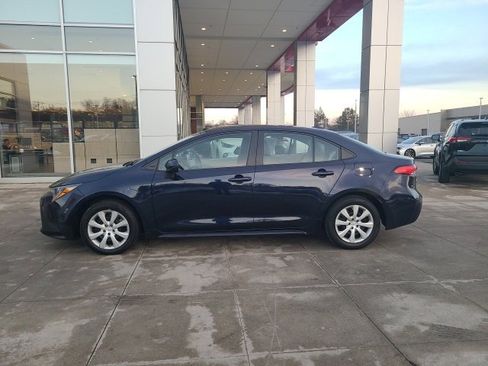 Used 2022 Toyota Corolla LE image 4