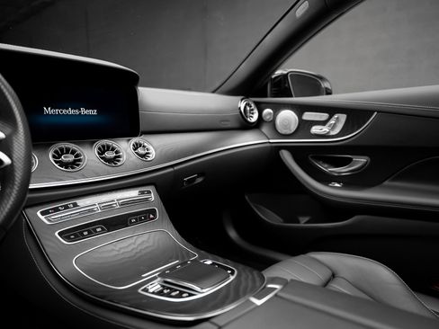 Used 2023 Mercedes-Benz E 450 Coupe image 41