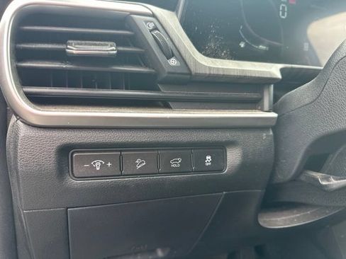 Used 2023 Kia Telluride EX w/ EX Captain's Chair Package FWD image 6