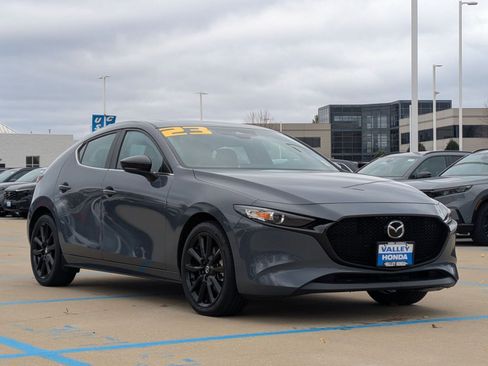 Used 2023 MAZDA MAZDA3 s image 4