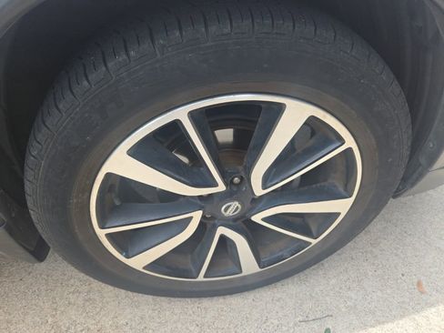 Used 2018 Nissan Rogue SL w/ Premium Package FWD image 11