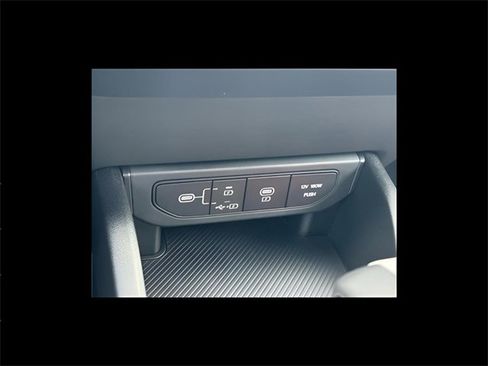 New 2025 Kia K4 LXS image 13