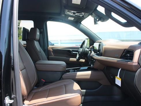 New 2026 Chevrolet Tahoe High Country AWD/4WD image 32