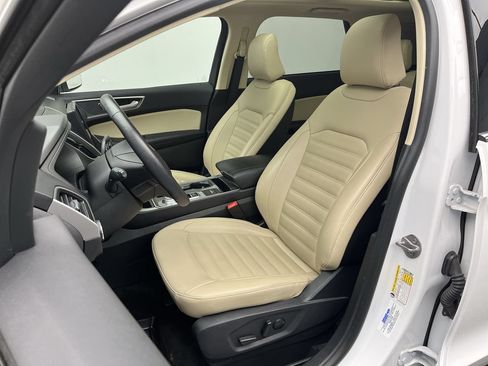 Certified 2024 Ford Edge SEL w/ Convenience Package AWD/4WD image 11