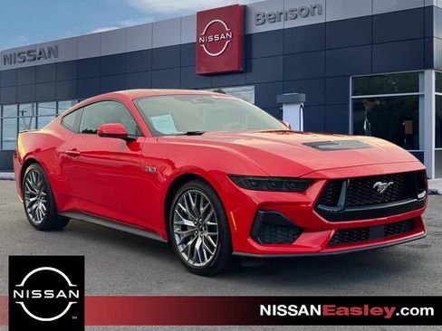 Used 2025 Ford Mustang GT Premium RWD image 1